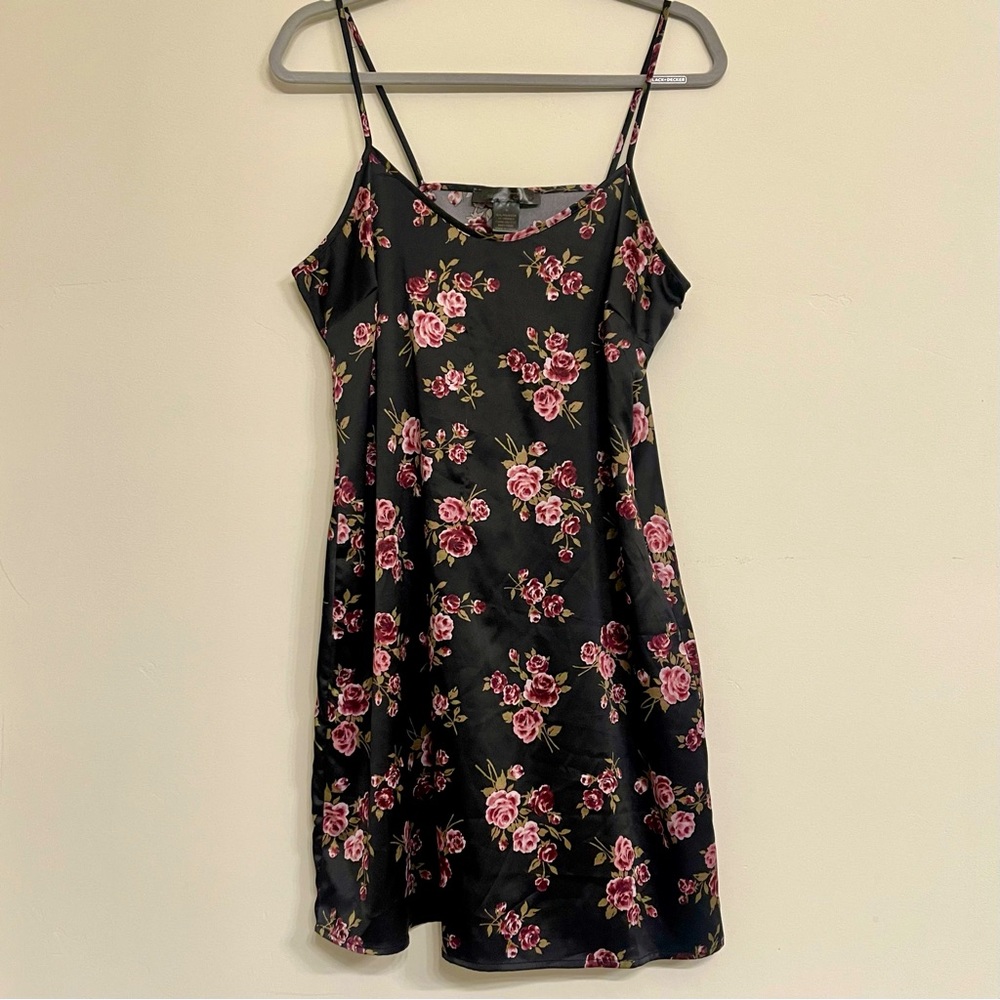 Coco and Shay Floral Slip Dress - Picture 3 of 7